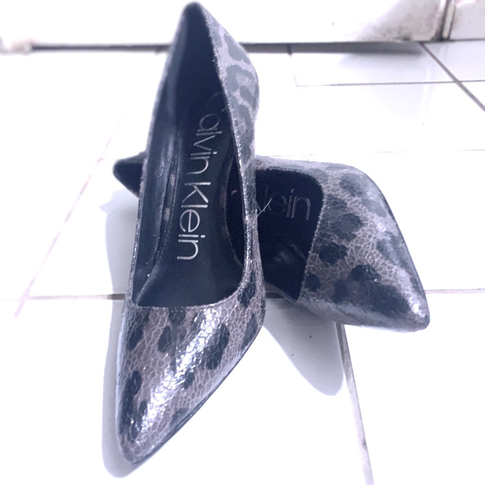 Black/silver cheetah Calvin Klein pumps size 8